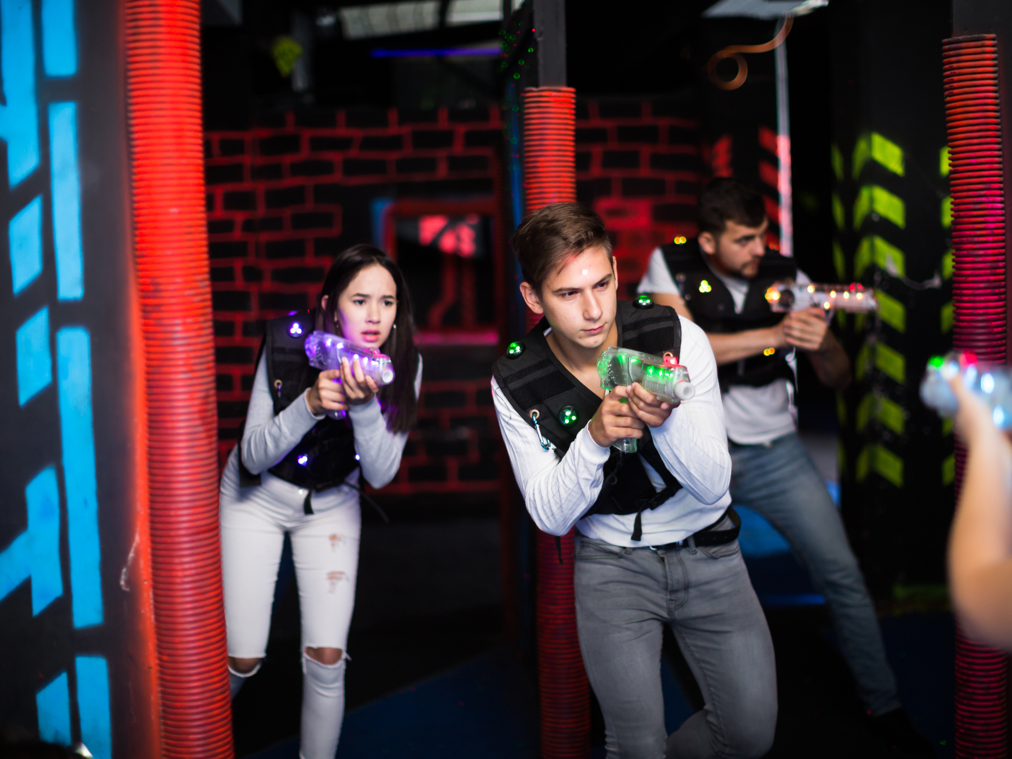 Laserowy paintball – voucher na emocjonujący pojedynek w gronie znajomych