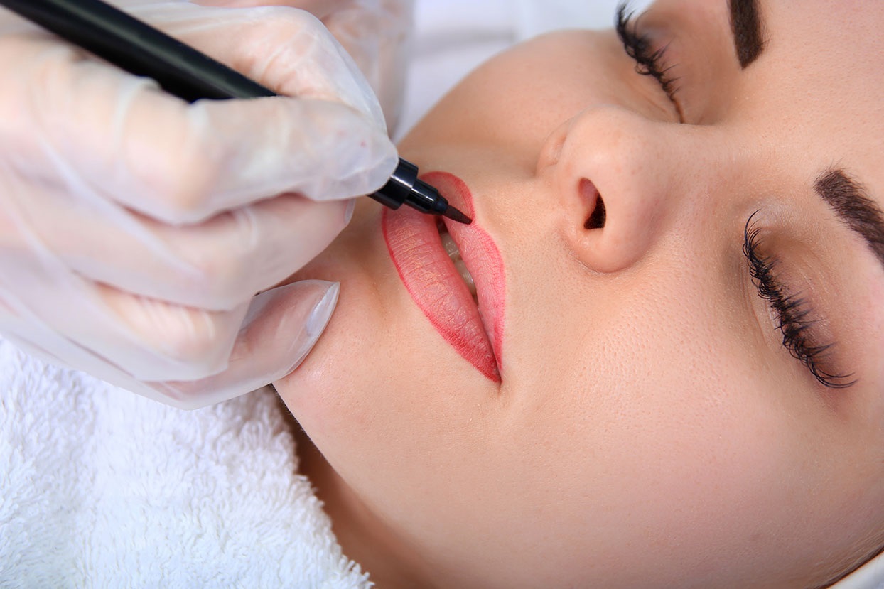 Voucher na manicure & pedicure