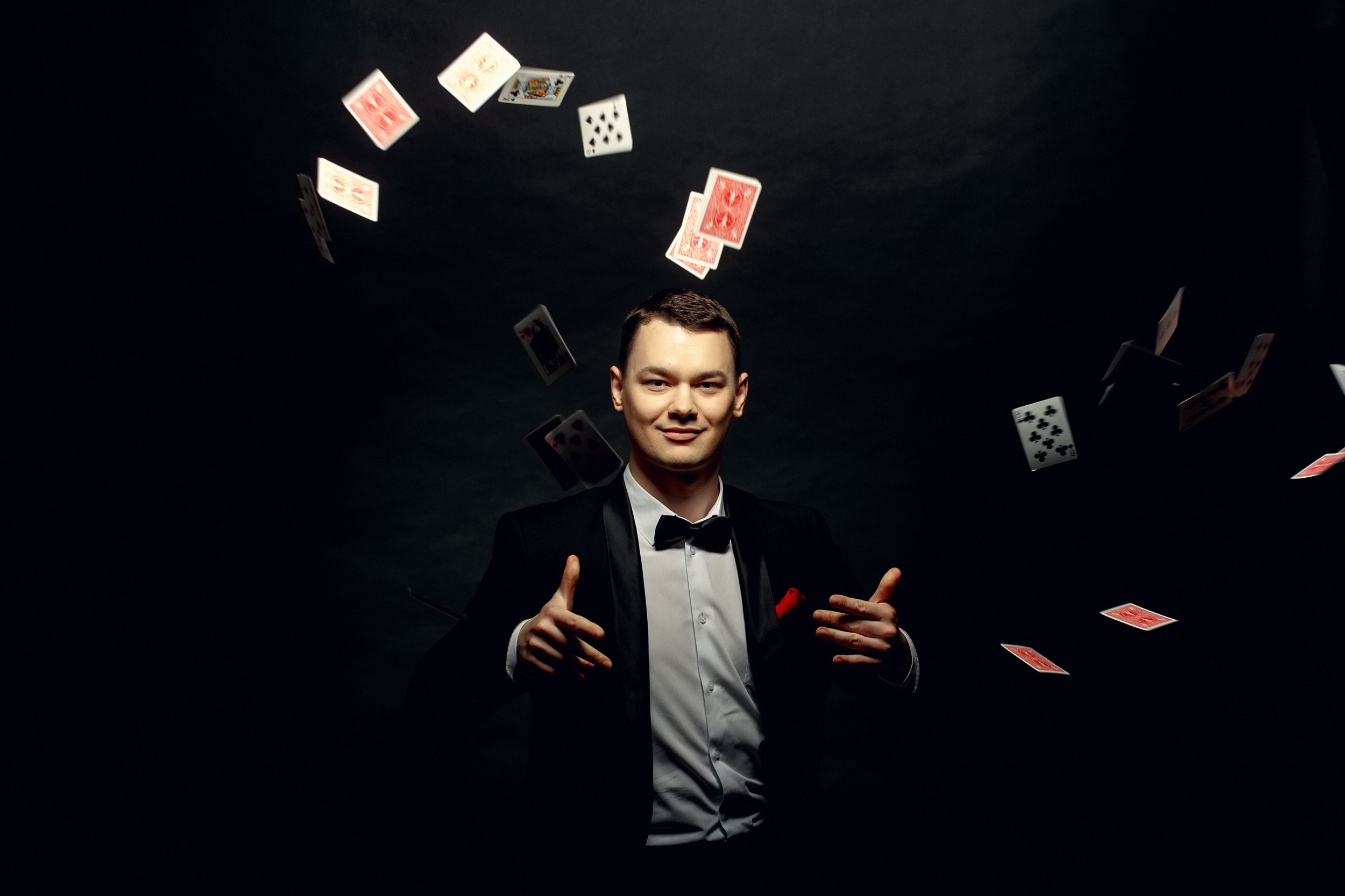 Magiczna Kolacja dla Znajomych - Wieczór z Pokazem Iluzji