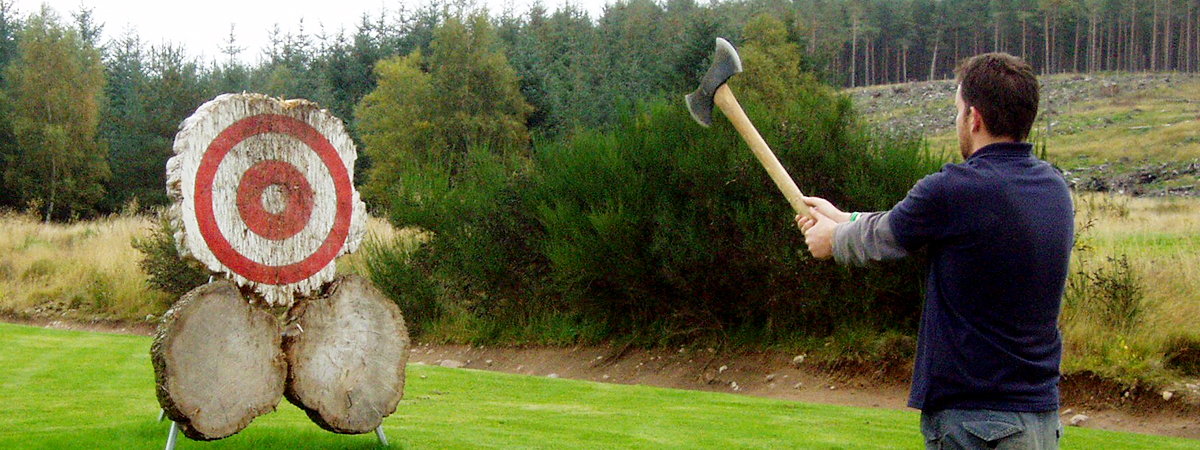 Axe Throwing - Rzucanie Siekierami do Celu