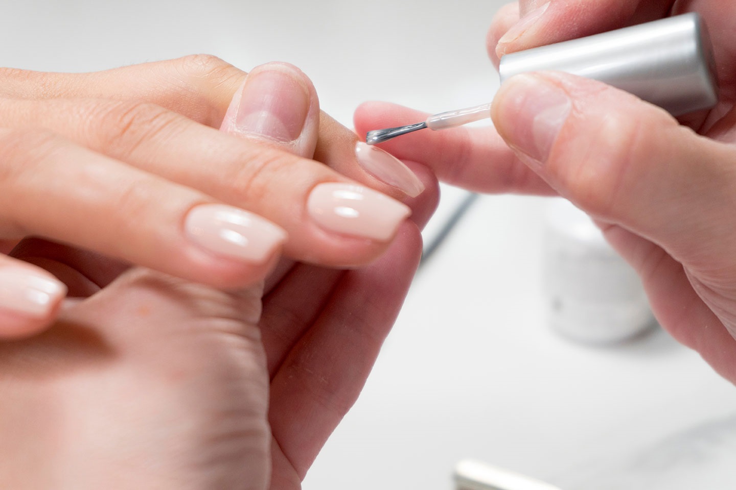 Voucher na manicure lub pedicure