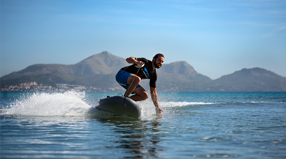 Jet Surfing - voucher na wynajem elektrycznej deski surfingowej