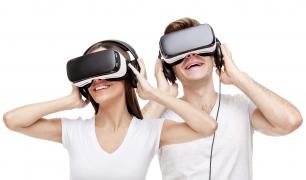 Wirtualna przygoda w salonie gier VR – podaruj oryginalny prezent ukochanemu!