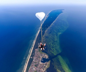 Voucher na skok spadochronowy z widokiem na morze | Jastarnia - Hel