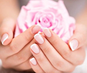 Manicure z Malowaniem French | Bydgoszcz