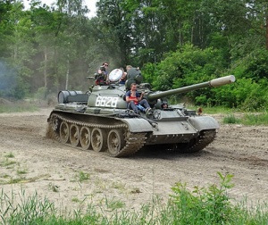 Voucher na przejażdżkę czołgiem T-55 + zwiedzanie Muzeum Techniki Wojskowej GRYF