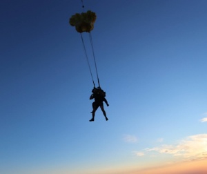 Voucher na skok spadochronowy w tandemie  | wiele opcji | Zielona Góra